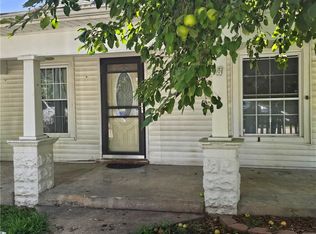 614 S 7th St, Atchison, KS 66002