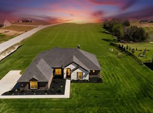 736 Majors Rd, Van Alstyne, TX 75495