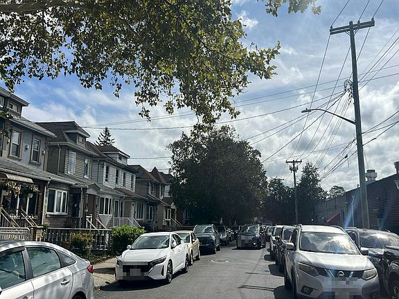 4th image of 1315 E 64th St