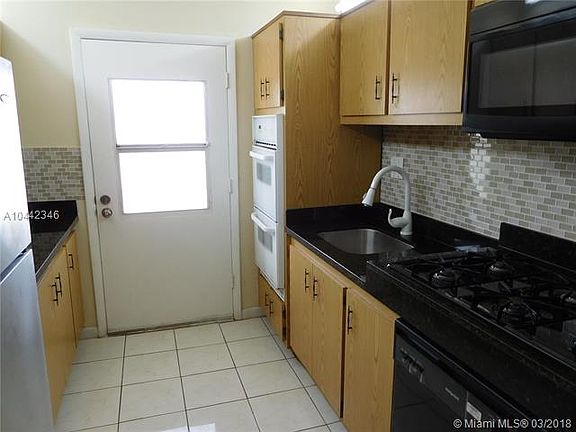 4th image of 20230 NE 2nd Ave APT U2