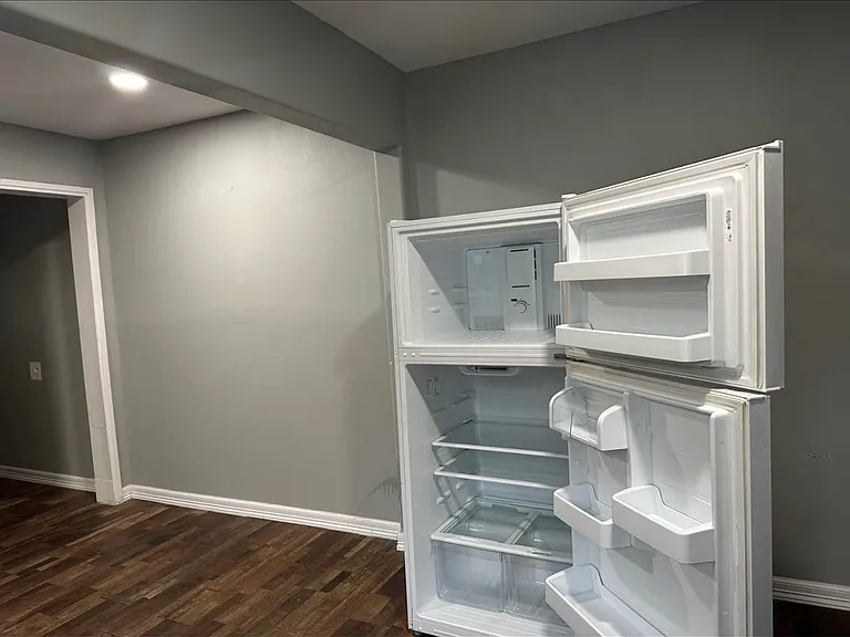 1502 Morgan Ave #2 — Photo 5