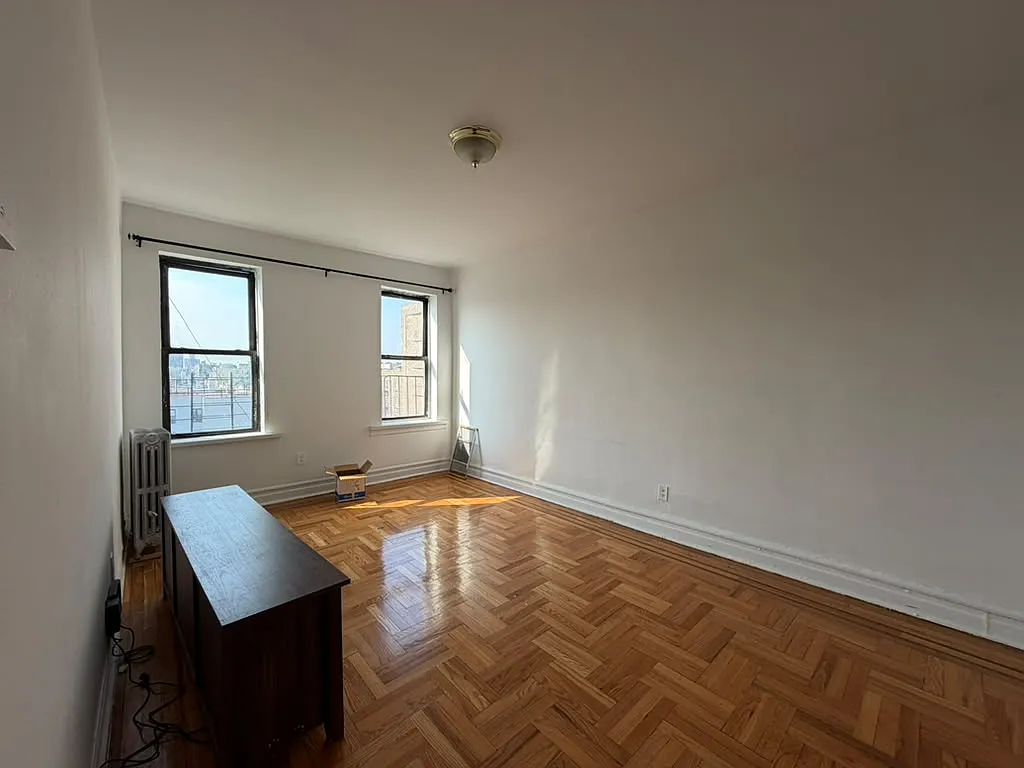 3204 Holland Ave — Photo 2