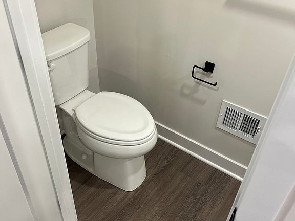 5th image of 6000 Stoneroller St