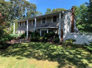 135 Main Ave, Lake Grove, NY 11755