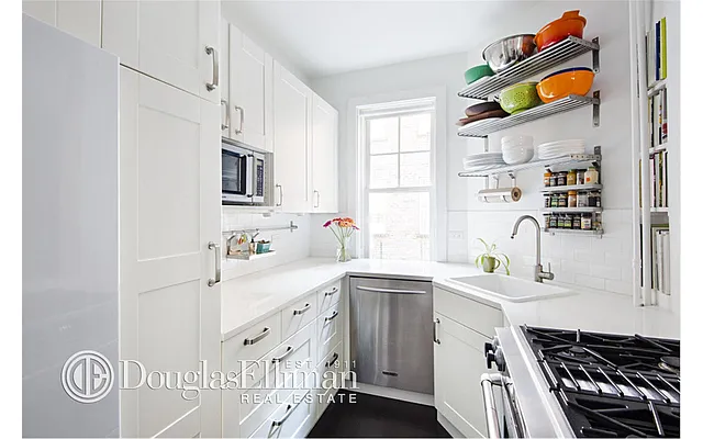 Rented by Douglas Elliman | media 18