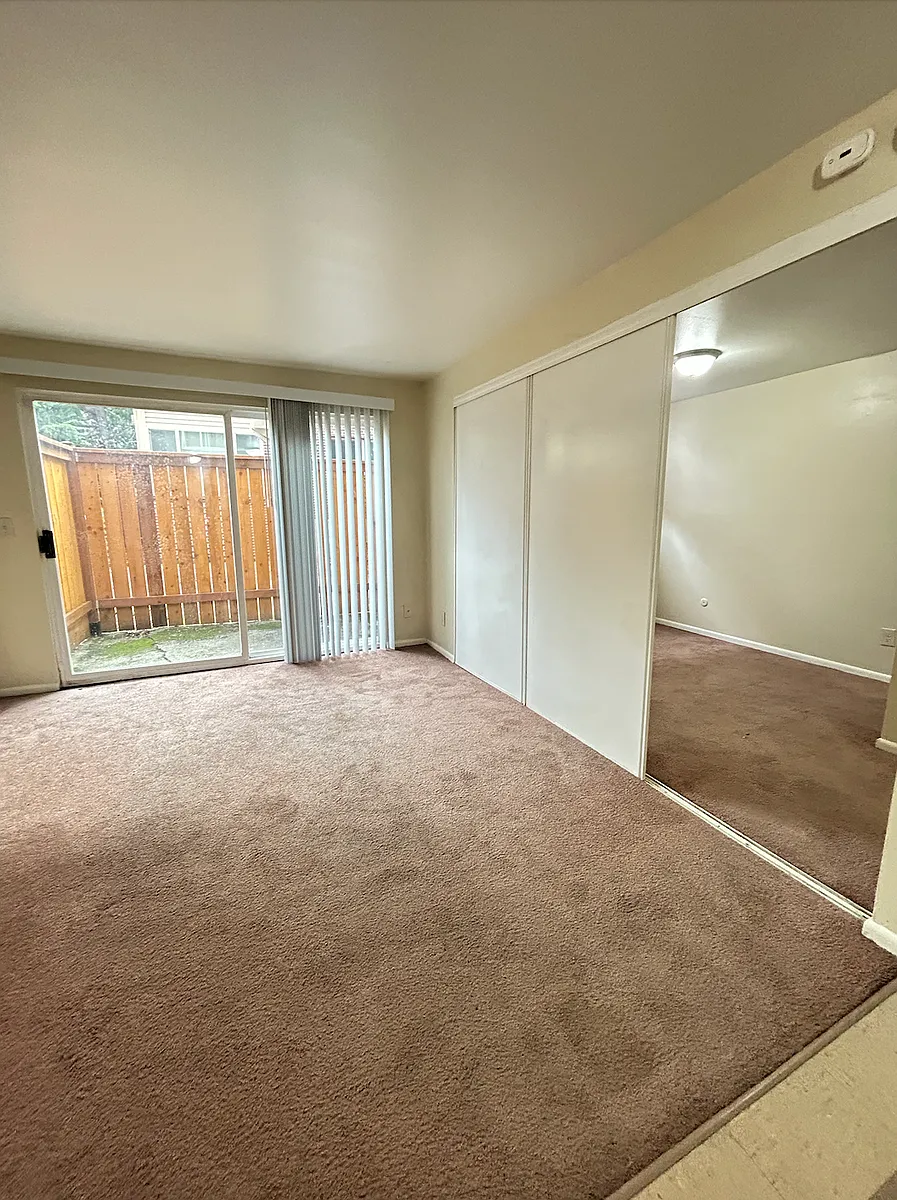 Building Photo - 5033 15th Ave NE #1002