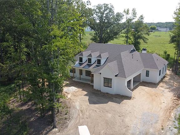4th image of 3213 Habersham Dr