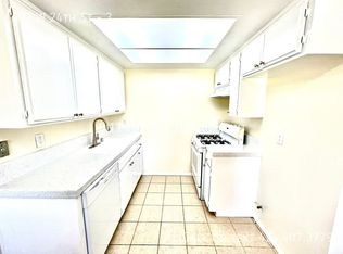 590 W 24th St APT 3, San Pedro, CA 90731