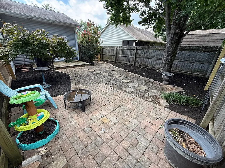 5866 Regency Dr — Photo 26