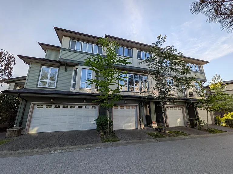 160 Pembina St #33 — Photo 1