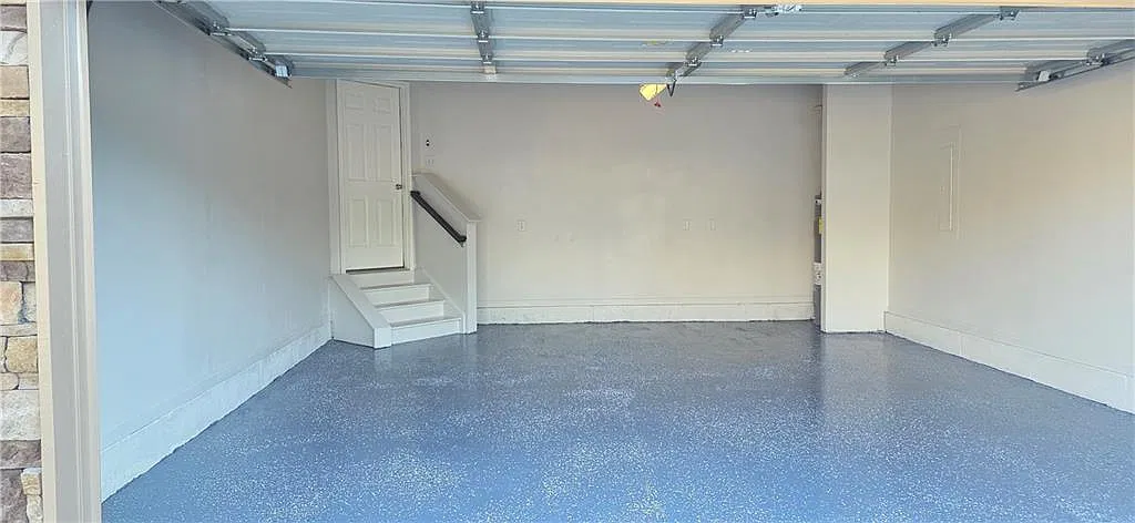 4 bed, 3.5 bath, 2240 sqft, $2,550 — Photo 4