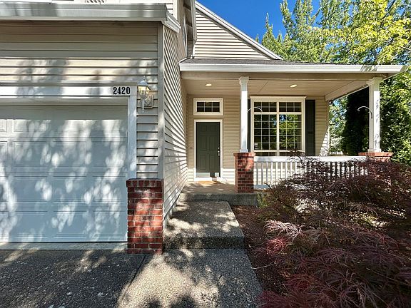 2nd image of 2420 NE 10th Ave