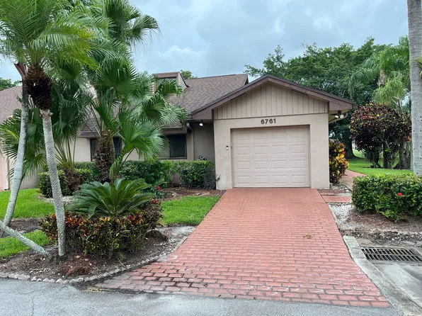 6761 Versailles Ct, Lake Worth, FL 33467