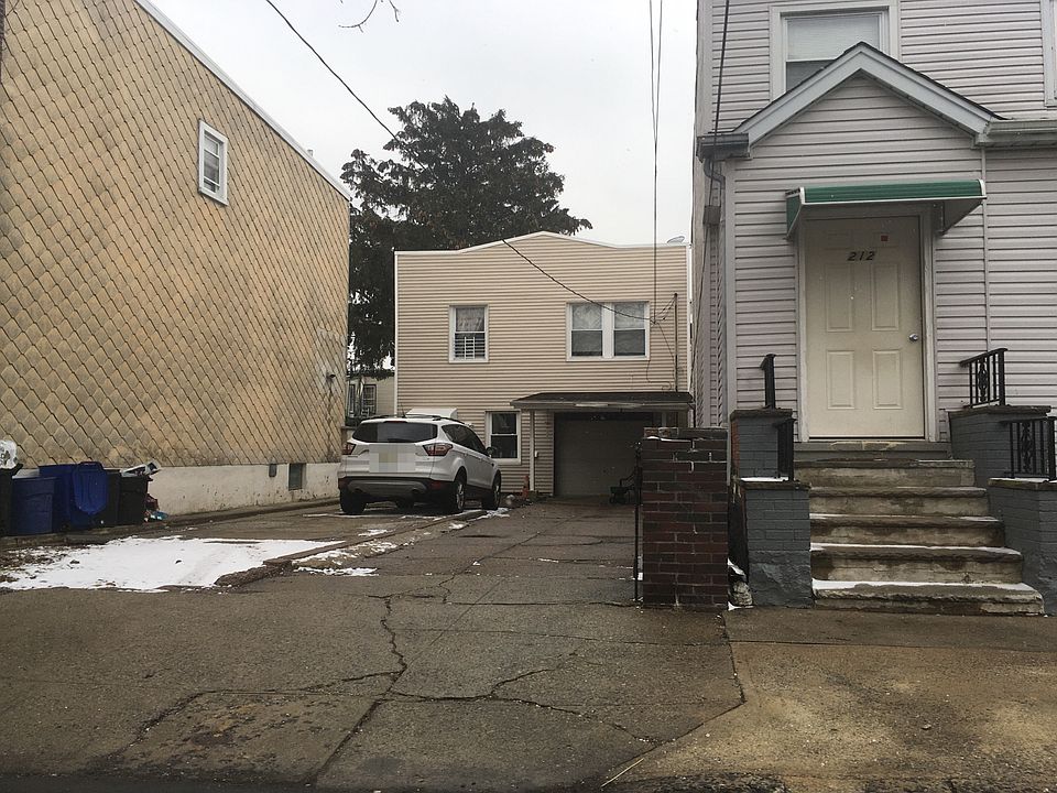 2nd image of 214 6th St