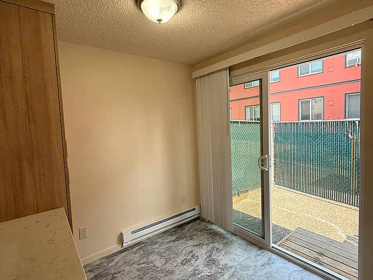 Dining room.