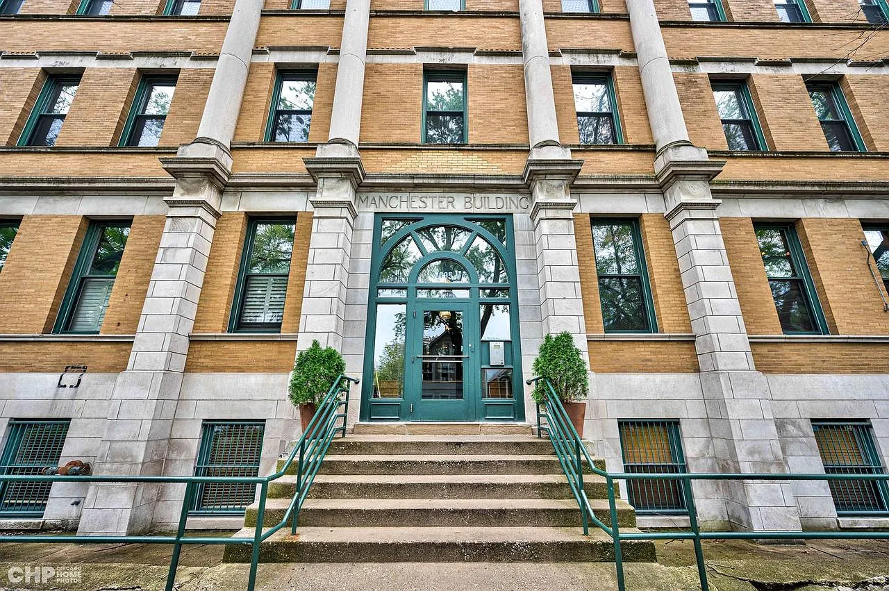 2 bed, 1900 sqft, $3,950 — Photo 1