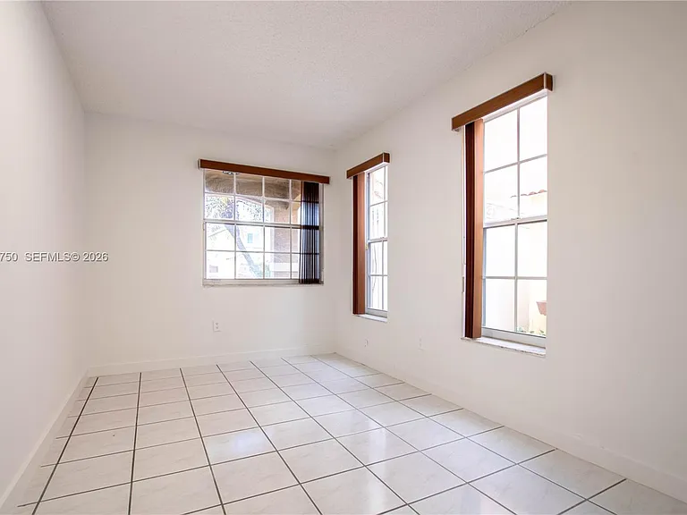 16227 SW 139th Ct — Photo 6