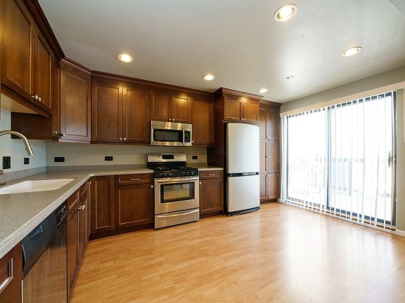 2nd image of 29W364 White Oak Dr