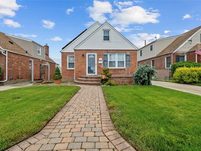 678 Margaret Street, Franklin Square, NY, 11010