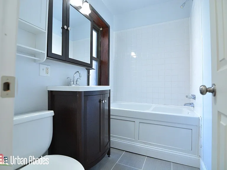 3241 N Damen Ave #3 — Photo 17