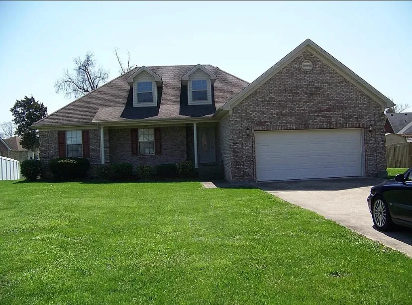 3 bed, 1565 sqft, $1,950 — Photo 1