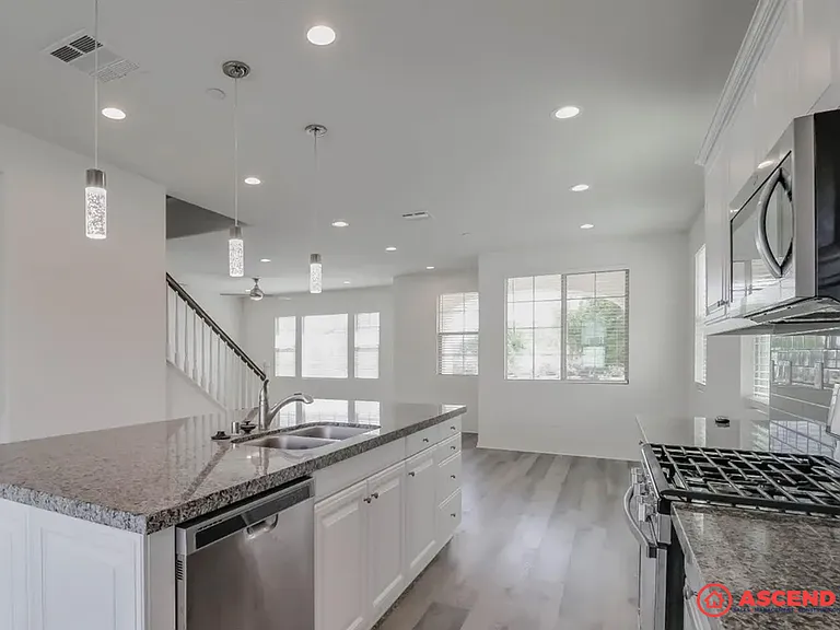 11610 Campus Park Dr — Photo 6