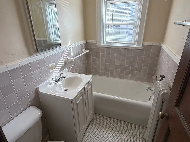 Whitestone Manor Apartments — Photo 7