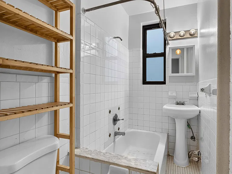 88 Adelphi St #6 — Photo 7