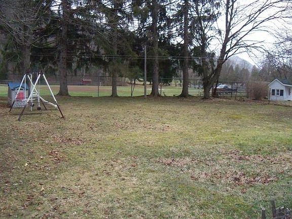 4th image of 9 Camp Ave