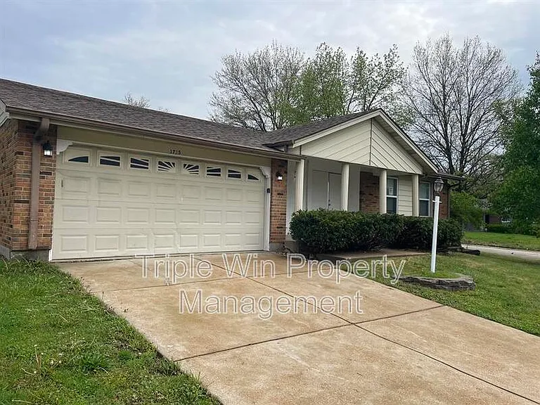 1725 Orletto Way — Photo 3