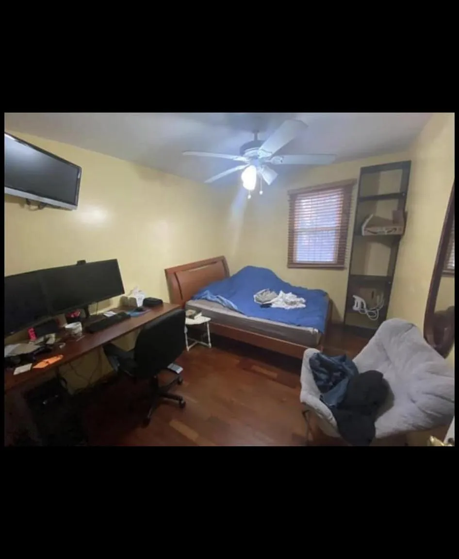 5 bed, 2000 sqft, $3,250 — Photo 2