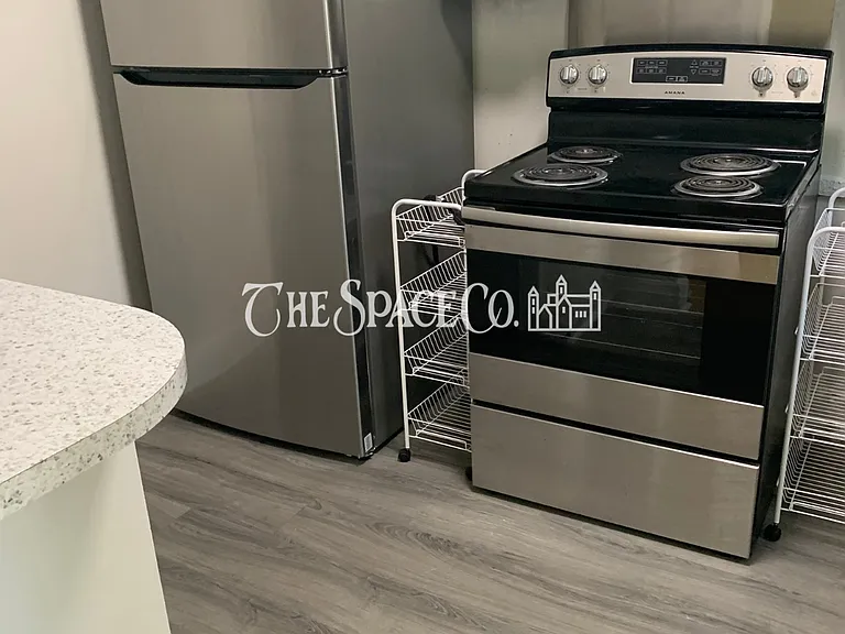 833 Locust St — Photo 2