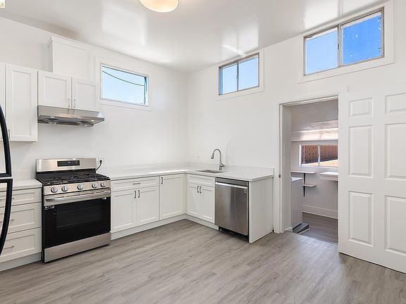 4th image of 3403 Harlan St