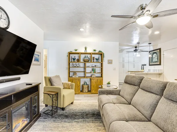 265 Loma Alta Dr #Id1308154p, Oceanside, CA 92054