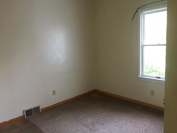 2nd image of 126 Bidwell Pkwy APT 7