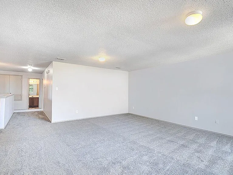 3327 Andalusian Dr — Photo 24