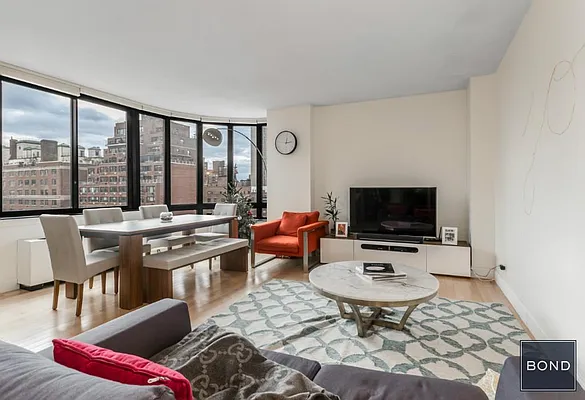 Rented by Bond New York | media 13