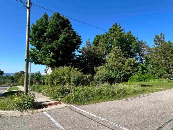 499 Ann St, Harbor Springs, MI 49740