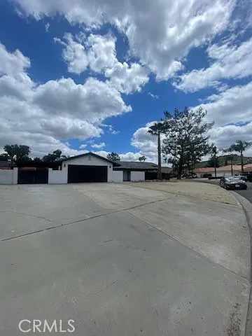 3 bed, 1854 sqft, $3,400 — Photo 2