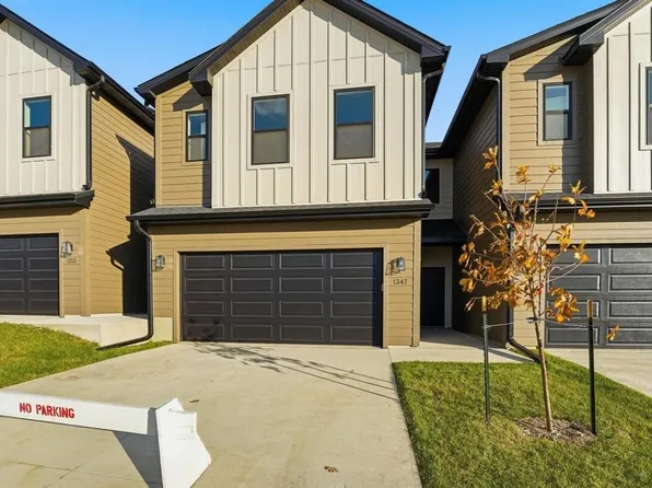 956 Elderberry Pl, Waukee, IA 50263