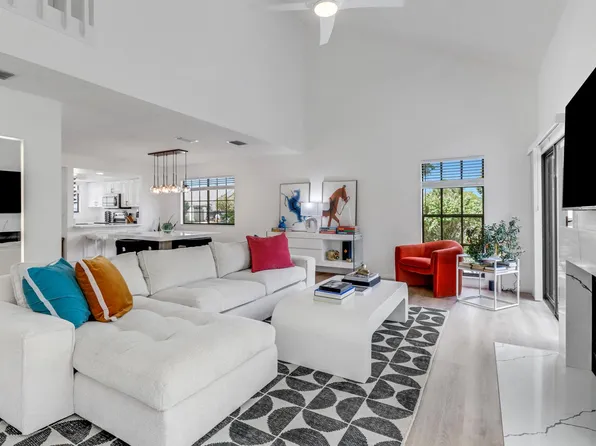 860 Meadowland Dr #H, Naples, FL 34108