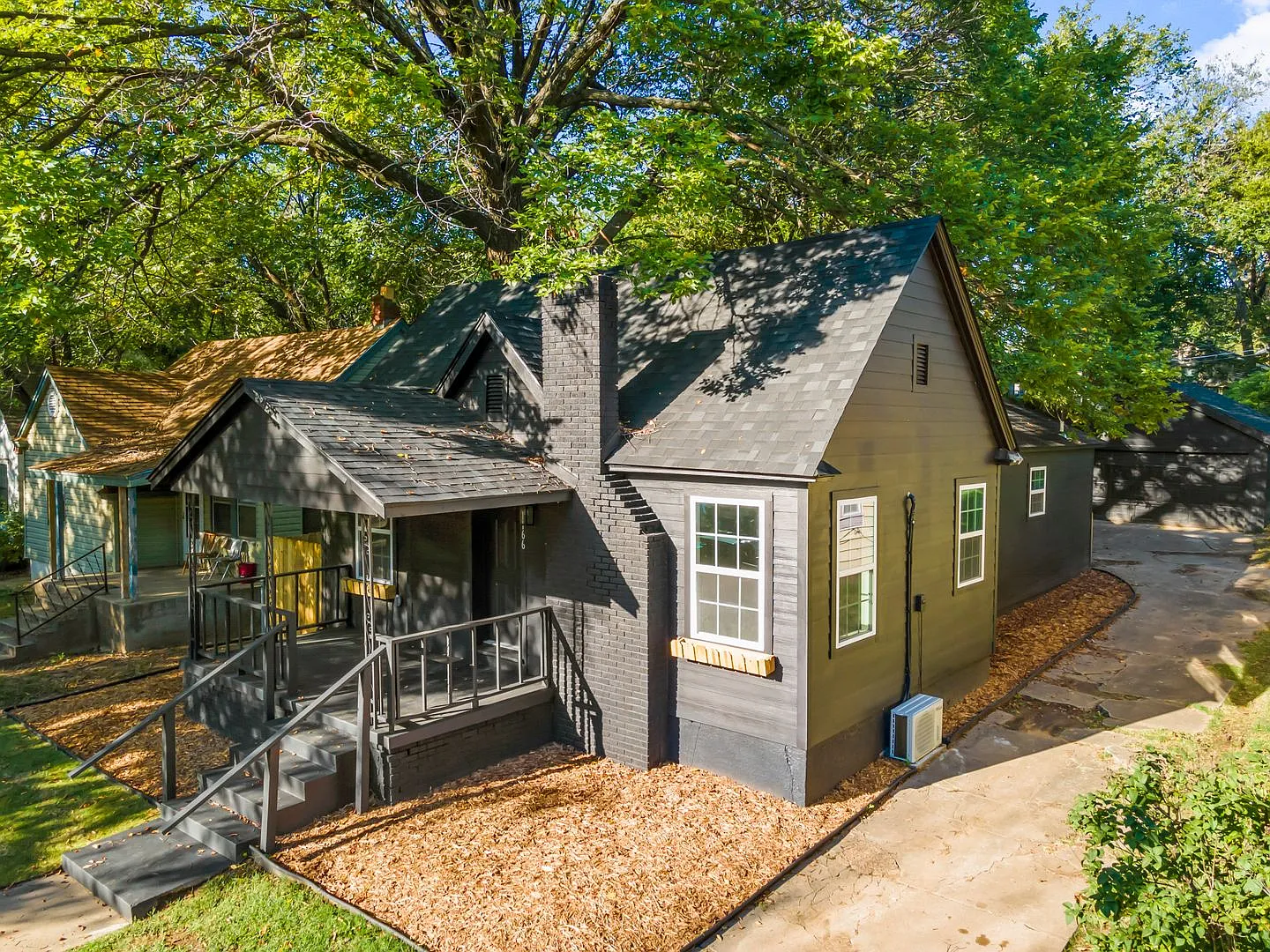 Stunning 2 Bedroom 2 Bath in the heart of Tulsa! — Photo 3