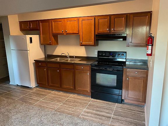 Apt #7 Pullman Kitchen (layout similar to Apt #3)