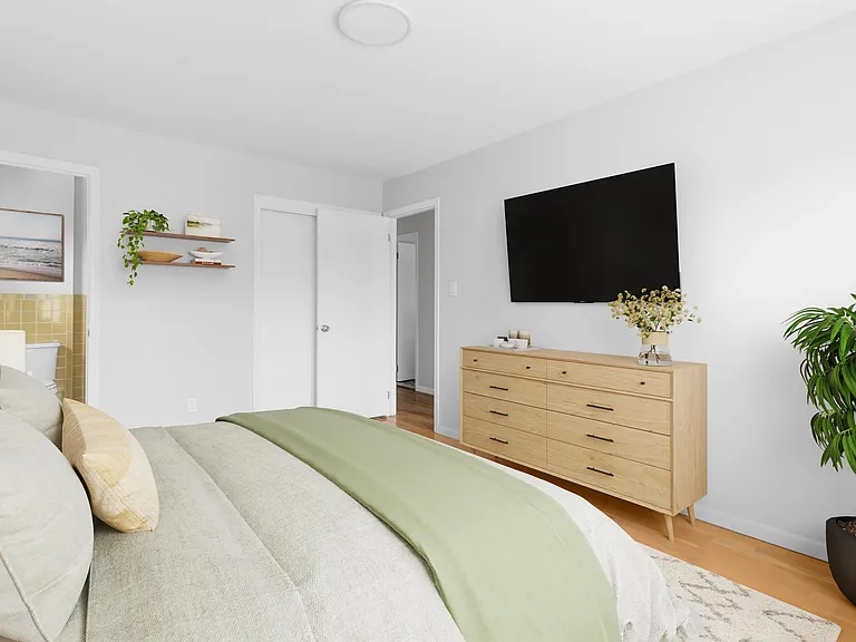 226 Webster Ave #2 — Photo 15