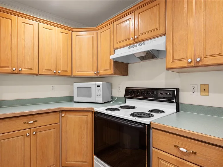 1525 N Riverside Ave #38 — Photo 6