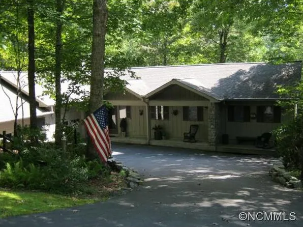 95 Tludatsi Ct, Brevard, NC 28712