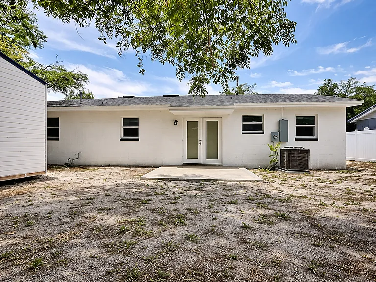 372 Jefferson Dr — Photo 10