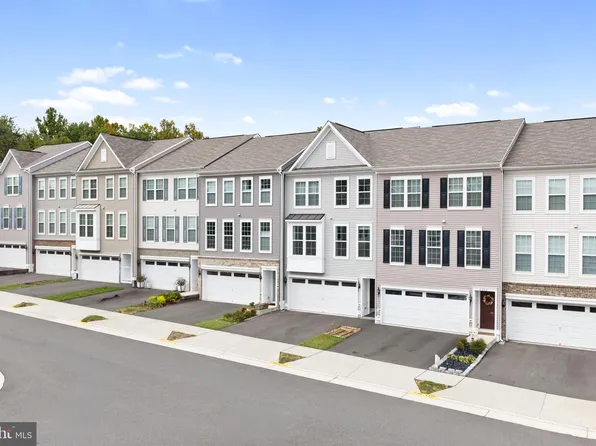 8284 Clay Ln, Manassas, VA 20110
