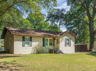 815 Fairway Dr, Longview, TX 75604