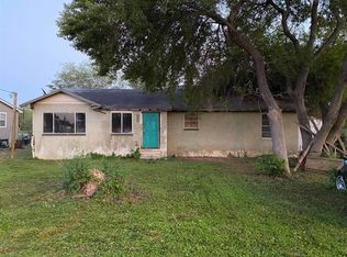 812 Olive St, Jourdanton, TX 78026